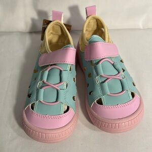 Oomphies Multi Color little Girls’  Sandals